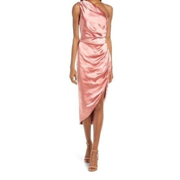 Elliatt Dresses & Skirts - Elliatt Cassini Satin One-Shoulder Dress Large